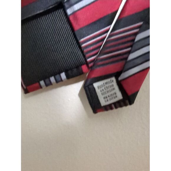 Geoffrey‎ Beene Mens Handmade 100% Silk Tie Red Silver Black Striped Necktie - Picture 4 of 5